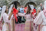 Albanija-Berat-Albania-People-wearing-national-costume-dancing-in ...