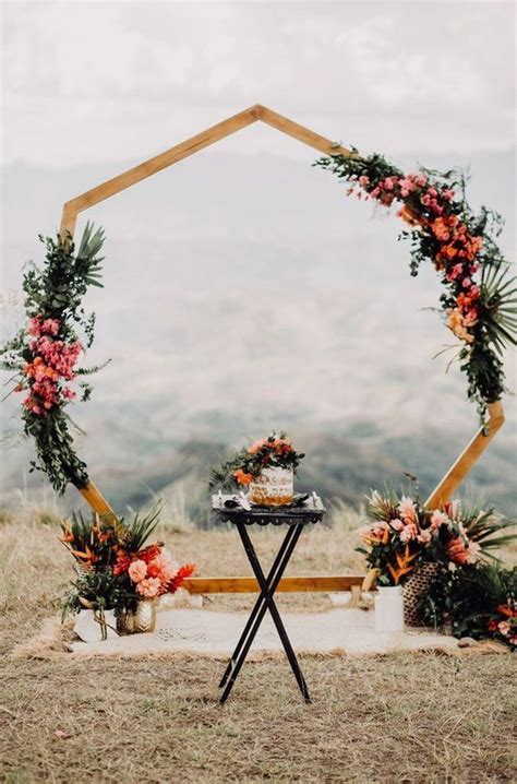 58 Gorgeous Ideas to Set Up a Wedding Backdrop Casamento geométrico