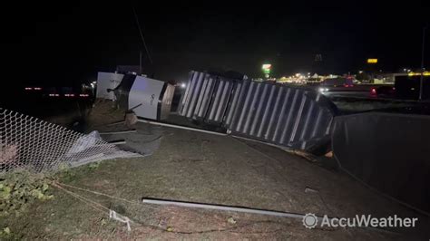 Bill Wadell On Twitter Multiple Trailers Flipped Near I 35 Damage To