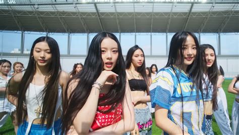 Newjeans ‘attention Mv Performance In 2022 Kpop Girls Girl Pretty Girls
