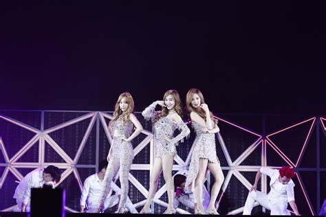 Girls’ Generation Performs At ‘smtown Live World Tour Iv’ In Tokyo