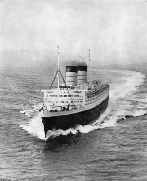 The Rms Queen Elizabeth 1940 At Full Speed Source Pinterest Rms