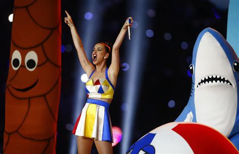 super bowl 2015 best moments from katy perry s halftime extravaganza cbs news