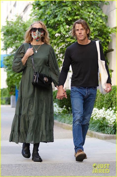 julia roberts and husband danny moder hold hands during rare outing in nyc photo 4599040 danny