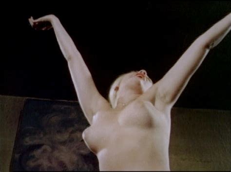 Голая Грета Торвальд в Mondo Topless