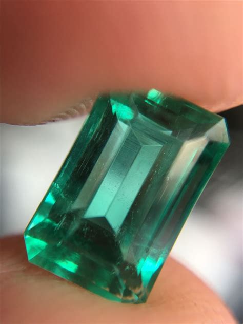 ปักพินในบอร์ด Emerald Cut Emeralds Rectangular Or Square