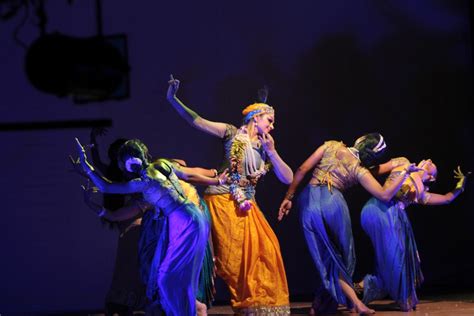 Radhekrishna whatsapp status video krishna dance on kaliya nag. Picture 282960 | Krishna Dance Performance by Shobana ...