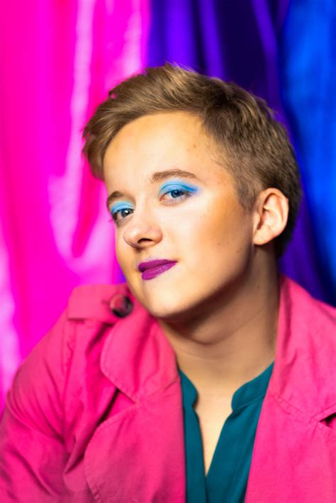 photographer shares jaw dropping portraits of bisexual people living their truths pinknews