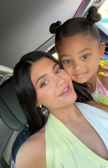 Stormi Jenner Daughter Of Kylie Jenner Paints All Over Her Mothers