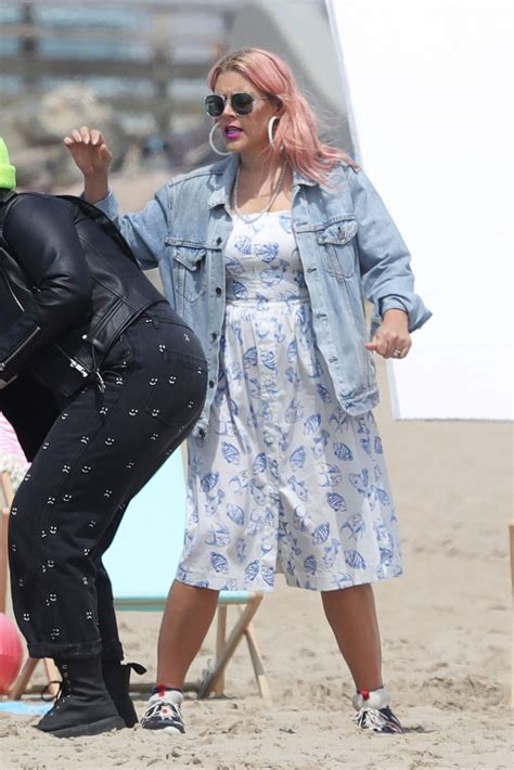 thick blonde milf busy philipps posing with fatter women on a beach the fappening