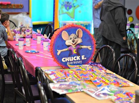 How To Throw An Amazing Birthday Party At Chuck E Cheeses My Latina
