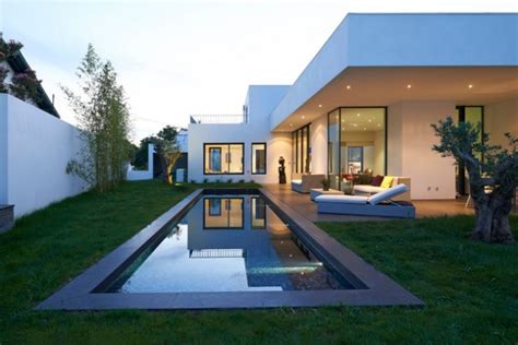 20 Unbelievable Modern Swimming Pool Designs Youre Going To Fall For