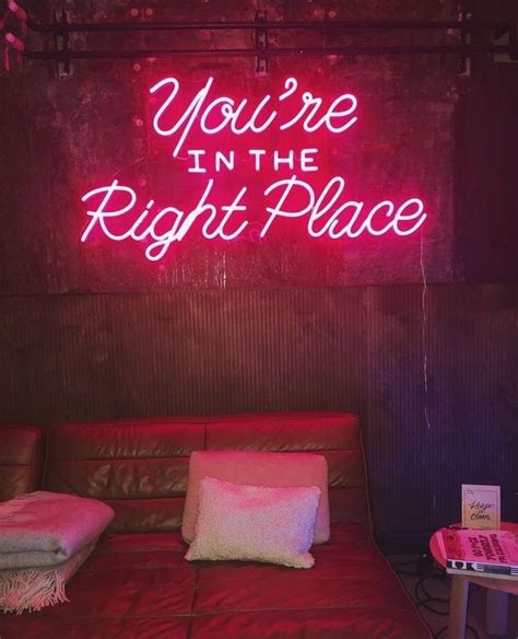 Pin By 𝐣𝐮𝐥𝐢𝐞𝐭𝐭𝐞 On Home Sweet Home In 2020 Neon Sign Bedroom Pink