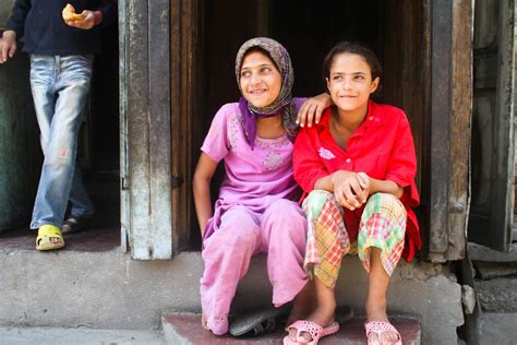 Girls Srinagar Girls Watching The Street Sitting Outsid Flickr