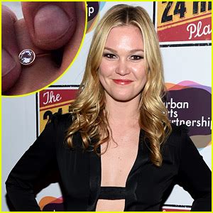 Julia Stiles Engaged To Preston J Cook See Her Ring Engaged