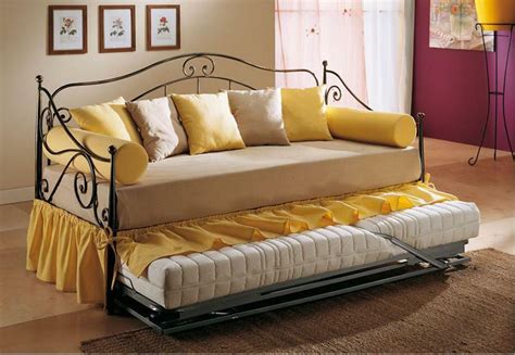 Durante la notte, e possibile convertire il divano in un comodo letto per gli ospiti. Divano Letto In Ferro Singolo CECILIA anche con letto estraibile | eBay