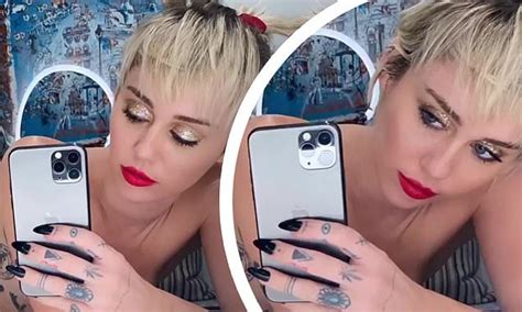 Miley Cyrus Strips Down For A Series Of Nude Mirror Selfies As She