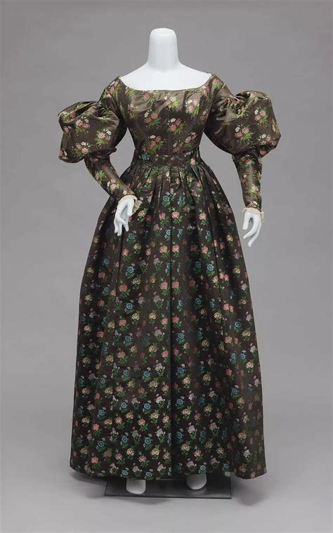 Womens Fashion During The Regency Era 1810s To 1830s 1820s Fashion