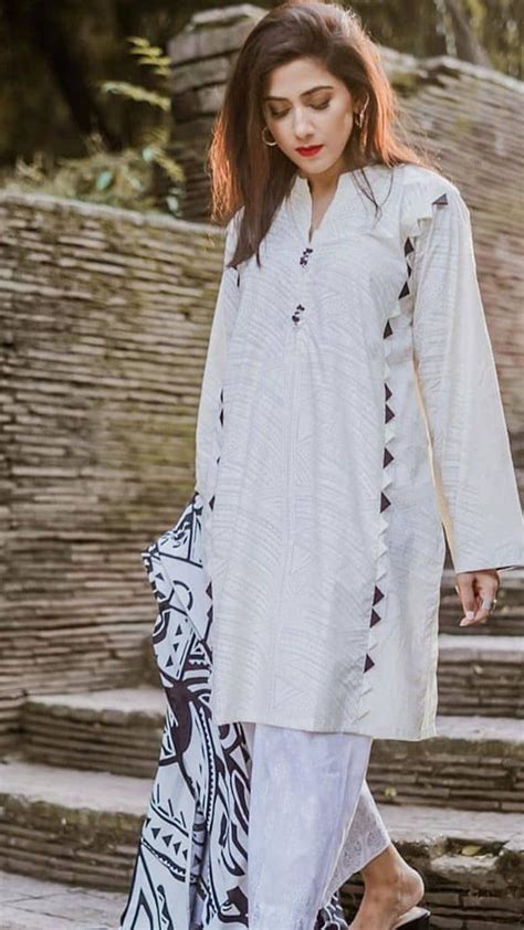 Pin By Laiba On Pakistani Dresses Simple Pakistani Dresses Stylish