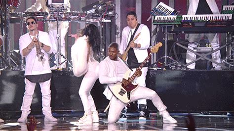 2014 Vmas Usher Performs She Game To Give It To You With Nicki Minaj