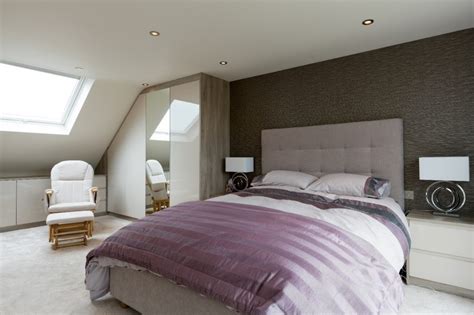 Lofts with low beds and loft beds can make kids room or teenage bedroom design more functional and comfortable. Interior inspiration for a loft bedroom - Simply Loft