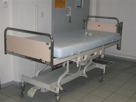 Lit médicalisé electrique 3 fonctions euro 1402. Des lits médicalisés offerts par le CHU Purpan ...