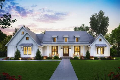 Designs include everything from small houseplans to luxury homeplans to farmhouse floorplans and garage plans, browse our collection of home plans, house plans, floor plans & creative diy home plans. Exclusive Modern Farmhouse Plan with Split Bedroom Layout - 56442SM | Architectural Designs ...
