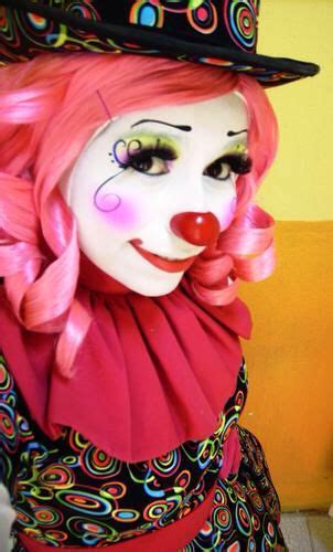 Her Makeup Is So Cute Cute Clown Makeup Cute Clown