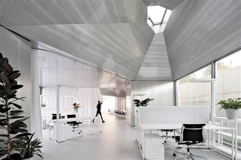 Inside Designs High Tech Interiors Revival Metropolis