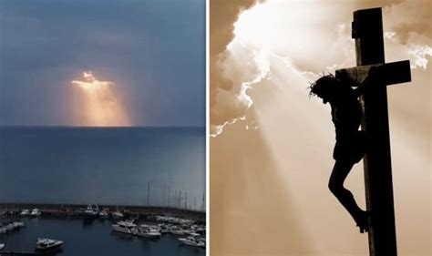 ‘its A Sign Shock As Crucified Jesus Christ Appears In The Clouds