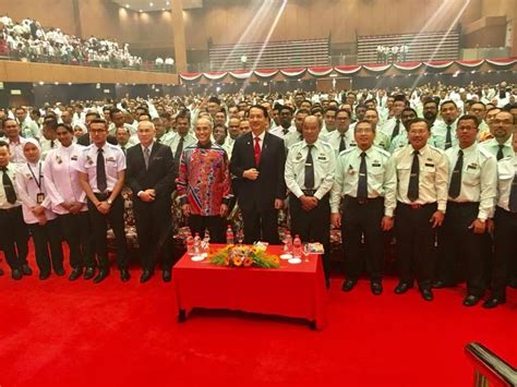 Hari ini 10 mac 2020, sekali lagi penolong pegawai perubatan (pembantu perubatan) menyambut hari pembantu perubatan. Cawangan Perkhidmatan Penolong Pegawai Perubatan : Galeri