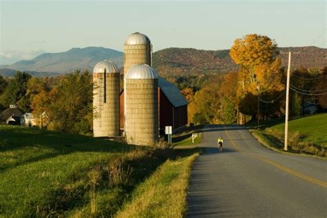 Vermonts Route 100 Fall Foliage Drive Usa Places To Visit Places To