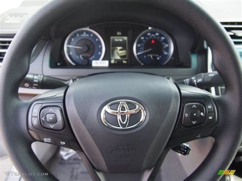 2016 Toyota Camry Le Steering Wheel Photos