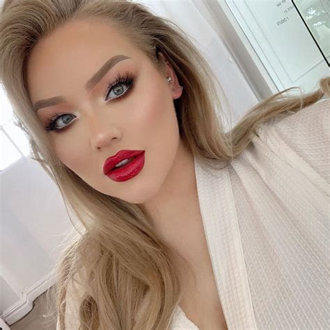 Beauty Youtuber Nikkietutorials Comes Out As Transgender After