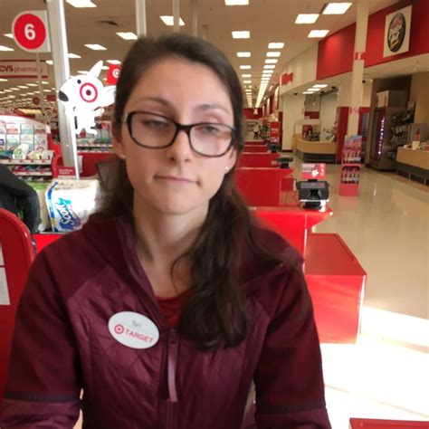 Target Employee Gets 30k Vacation After Rude Customer Calls Police On Her Obsev