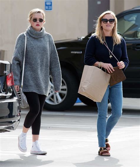 Reese Witherspoon Out With Daughter Ava Phillippe For Some Shopping In Los Angeles