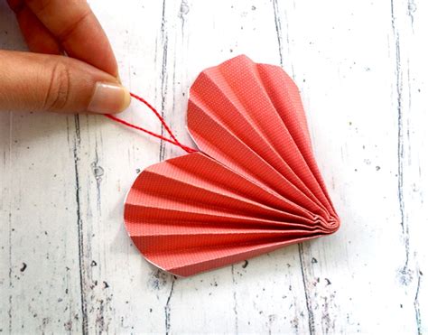 By The Art Bug Diy Paper Heart Ornaments Make It Monday