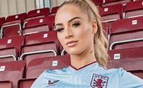 Alisha Lehmann luce nuevos jerseys del Aston Villa Femenino