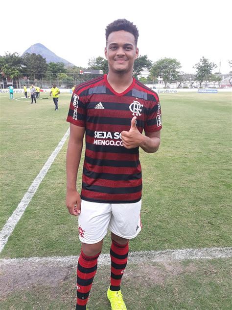 The latest tweets from @flaesports Atacante do Flamengo não tem preferência por adversário na ...