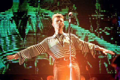 The album was recorded in july of that year, on the initial leg of bowie's us diamond dogs tour, at the tower theater in upper darby, pa, a suburb of philadelphia. David Bowie, Live 'Big Twix Mix' (Birmingham NEC, UK 1995 ...