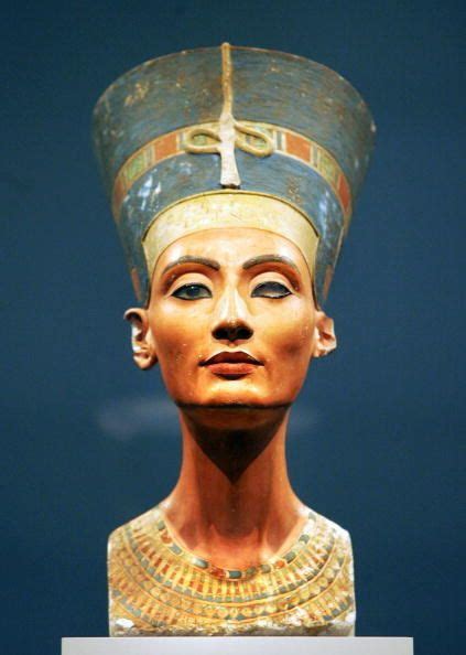 Which Famous Queen Are You Egypt Egyptian Art Nefertiti Bust