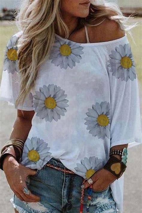 Daisy Print Crew Neck Half Sleeves Casual T Shirt Regocy Casual