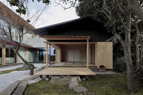 Japanese Culture Influences House Design In Scenic Kamakura Wallpaper