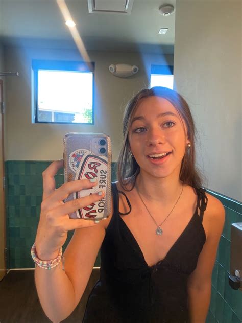 Pin By Macy On Mirror Selfie Selfie Scenes