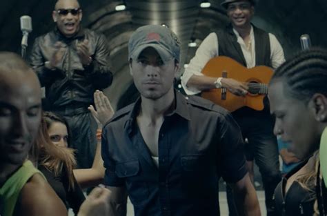 Enrique Iglesias Bailando Reaches 2 Billion Views On Youtube Billboard