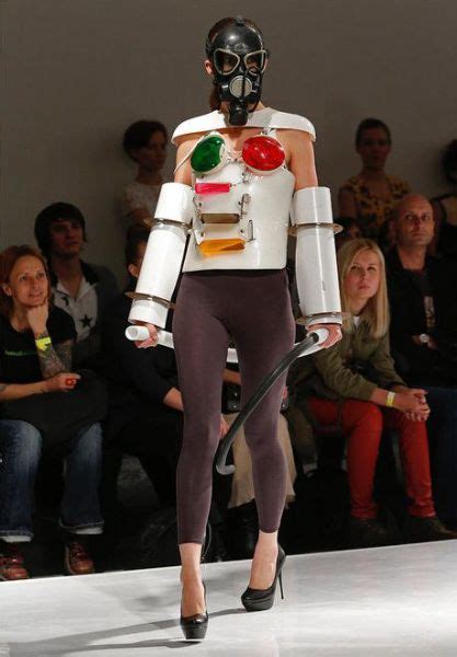 Fashion Runway Clothing That Is Weird And Wacky 34 Pics