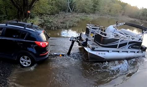 How To Launch A Pontoon Boat On Your Own