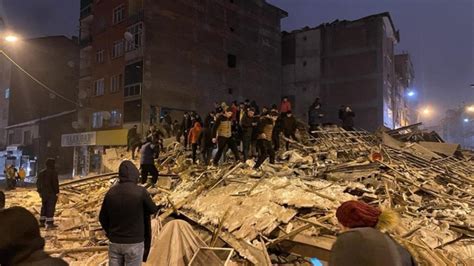 Italia a emis o alertă de tsunami după cutremurul devastator de grade care a lovit sud estul