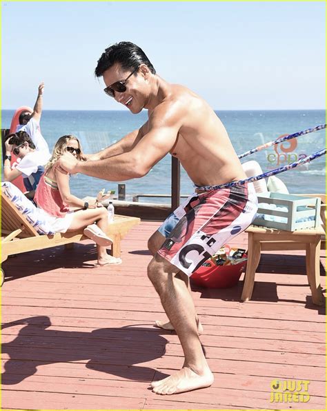 Mario Lopez Goes Shirtless For A Hula Hoop Competition Photo