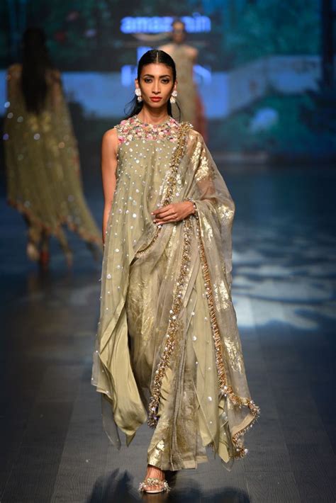 Nikasha Aw2018 Amazon India Fashion Week India Fashion Week India